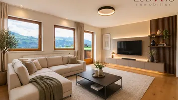 Modern eingerichtetes Wohnzimmer mit beigem Sofa, Holzboden und Bergblick durch große Fenster.
