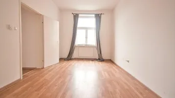 Expose Helle 3-Zimmer Wohnung in gutem Zustand | gute Infrastruktur | direkt bei der S-Bahn und 700 m zur U3