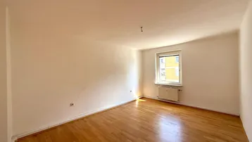 Expose Sofort bezugsbereit: Charmante 2-Zimmer-Wohnung mit getrennter Küche