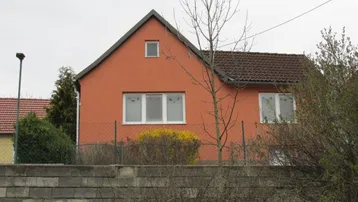 Expose Gepflegtes Landhaus mit Carport, Nebengebäude, Garten und uneinsehbarem Innenhof