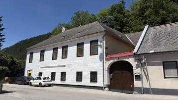 Expose Hof mit großzügigem Wohnhaus und vielseitigen Nutzungsmöglichkeiten!
