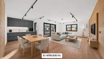 Offener Wohn-Essbereich mit moderner Küche, Holzboden, großen Fenstern und Bergblick.