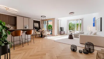 Helles, offenes Wohn-Esszimmer mit moderner Küche, Parkettboden und Zugang zur Terrasse.