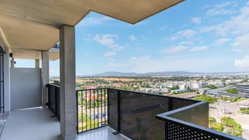 Expose Traumblick aus dem 10. Stock mit Riesenbalkon!