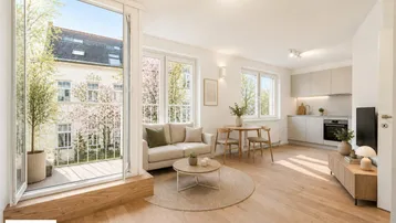 Heller offener Wohn-Essbereich mit integrierter Küche, Holzboden und Zugang zu einem Balkon mit Stadtblick.