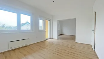 Expose Große 4-Zimmerwohnung mit Balkon - Wohnbeihilfe möglich