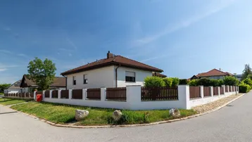 Expose Gepflegter 5-Zi. Bungalow mit großem Garten in absoluter Ruhelage in Fischamend!