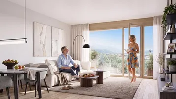 Heller, offener Wohn- und Essbereich mit Holzboden, modernen Möbeln und Zugang zu einem Balkon mit Bergblick.