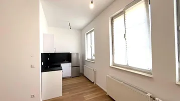 Expose Helle 2 Zimmer Wohnung zur Miete / ca.60m2 / inkl. KFZ Stellplatz