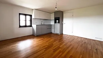 Expose Helle generalsanierte 2-Zimmer-Wohnung in Sankt Georgen