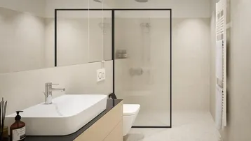Modernes Badezimmer mit begehbarer Dusche, Wand-WC und beheiztem Handtuchhalter in hellen Farbtönen.