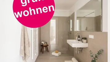 Modernes Badezimmer mit begehbarer Dusche, Wandspiegel und Handtuchheizkörper.