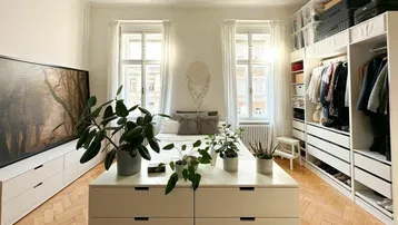 Expose ERSTBEZUG nach Sanierung , Augartenpark und Innenstadnähe, **RARITÄT** 3 ZI + Küche Altbauwohnung, elegant ausgestattet - 2 Balkone*, Förderung**