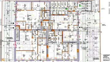 Detaillierter Grundrissplan mit mehreren Wohneinheiten, Bädern, Schlafzimmern, Balkonen und Tiefgaragenstellplätzen.
