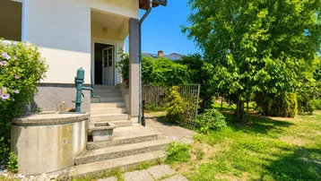 Expose Liebliches Einfamilienhaus mit großem Garten in Siedlungslage