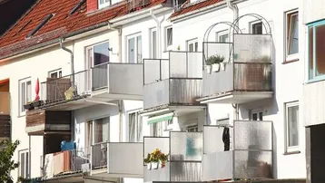 Expose +++ 5-Zimmer Terrassenwohnung mit Bergpanorama in sonniger Südlage +++