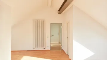 Expose Charmante Dachgeschosswohnung in gepflegtem Wohnhaus