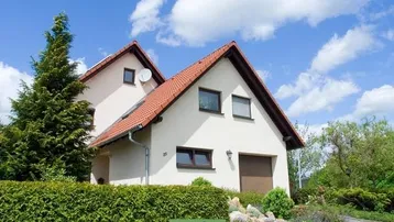 Expose Neuwertiges Familienhaus mit großzügigem Wohnbereich, Terrasse & Doppelgarage