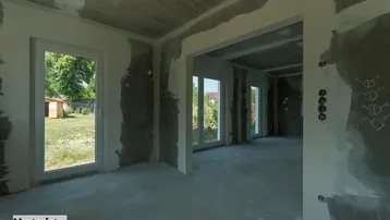 Expose Einfamilienhaus im Rohbau mit Doppelgarage und herrlichem Ausblick – viel Potenzial