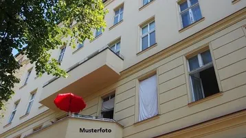 Expose Charmante Altbauwohnung mit großzügiger Terrasse und zwei Stellplätzen