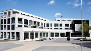 Expose Moderne Mietwohnung mit Loggia &amp; Einbauküche – 57 m² – Top D14