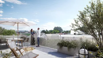 Geräumige Dachterrasse mit Sitzgelegenheiten, Sonnenschirm und Pflanzen, ideal für Entspannung im Freien.