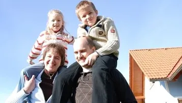 Expose Mehrfamilienhaus mit 327 qm Grund