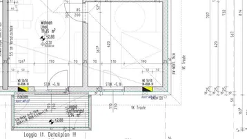 Grundriss einer Wohnung mit offenem Wohnbereich, Küche, Schlafzimmer, Bad und einer Loggia.