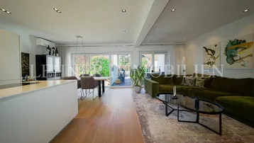 Expose *** TOP LAGE - NÄHE SCHLOSS ST. MARTIN - LOFT-REIHENHAUS MIT PRIVATGARTEN UND GRÜNBLICK ***