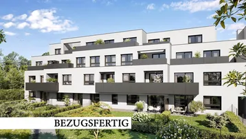 Modernes Mehrfamilienhaus mit weißer Fassade, Balkonen und Terrassen, umgeben von einer gepflegten Gartenanlage.