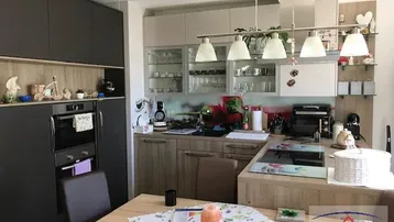 Expose Grossfamilien - Generationenobjekt - 2 Häusern mit großem schönen Garten