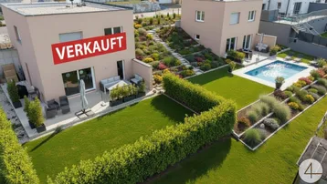Luftaufnahme von zwei modernen Häusern mit gepflegtem Garten, Pool und Terrassenbereich.