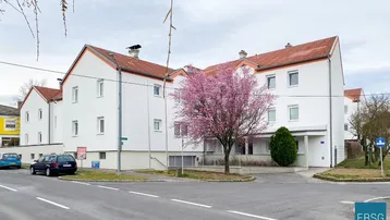 Expose Familienwohnung im EG mit Loggia