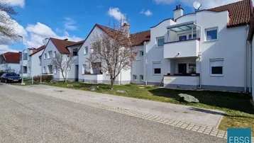 Expose Single- oder Pärchenwohnung im 1.OG mit Loggia 