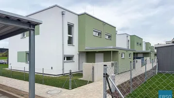 Expose Geförderte Doppelhaushälfte mit Garten