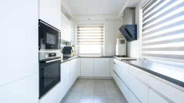 Expose Stilvolle 4-Zimmer Wohnung mit Balkon zu kaufen, Nähe Wasserwald