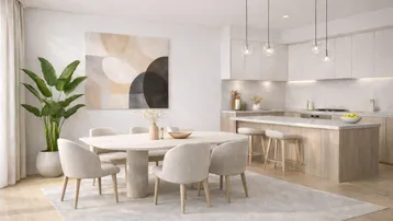 Moderne offene Küche mit Essbereich, hellen Holzmöbeln und minimalistischer Dekoration.