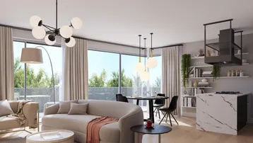 Moderner offener Wohn-Essbereich mit integrierter Küche, großen Fenstern und Zugang zur Terrasse.