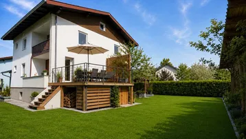 Expose Großzügiges Grundstück mit Gartenidylle – vielseitiges Zuhause für Familien und Generationen