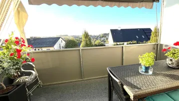 Expose Rarität: Moderne, neuwertige Wohnung mit traumhafter Fernsicht, großzügiger Loggia, Lift und Tiefgarage!