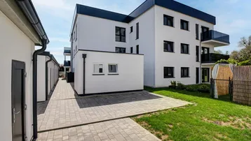 Expose VERMIETUNG!Exklusive 4-Zimmer-Penthouse-Wohnung mit großem Balkon und Carport.