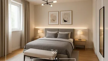 Modernes Schlafzimmer mit hellem Holzboden, großem Fenster und integriertem Kleiderschrank.
