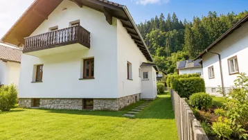 Expose Seltenes Mietangebot: Kernsaniertes Einfamilienhaus mit Garten, Bergblick &amp; 744 m² Grund für € 1.195.- inkl. Betriebskosten und Versicherung