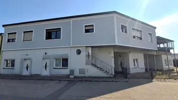 Expose Zinshaus in ruhiger Lage von Hollabrunn – laufende Mieterträge und attraktives Entwicklungspotenzial
