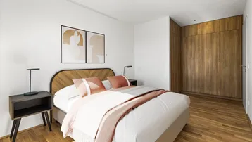 Helles Schlafzimmer mit Holzboden, integriertem Kleiderschrank und modernem Bett.