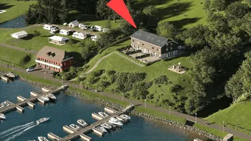 Expose Exkl. Baugrundstück am Yachthafen mit Donaupanorama in sonniger Höhenlage | Baugenehmigung vorhanden