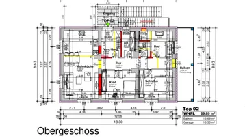 Grundriss des Obergeschosses mit offener Wohnküche, zwei Schlafzimmern, Bad, separatem WC und Balkon.