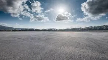Expose Gewerbeobjekt 300 m2 mit 25 Parkplätzen sofort verfügbar