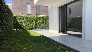 Expose PROVISIONSFREI direkt vom Eigentümer - helle 3-Zimmer-Wohnung mit idyllischem uneinsehbarem Garten sowie überdachter Terrasse - GARTEN-WOHNUNG 