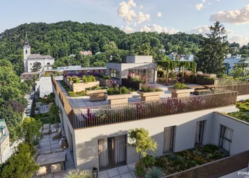 Großzügige Dachterrasse mit Bepflanzung und Sitzbereichen, umgeben von grünen Hügeln.
